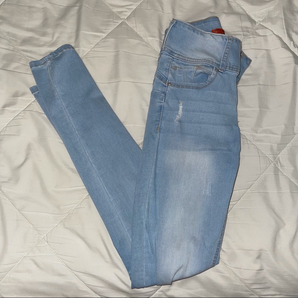 Light Washed Ripped Denim Jeans